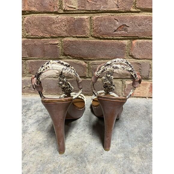 Coach Simona Cream Snakeskin Waxy Leather Heel Size 8 - Picture 6 of 10